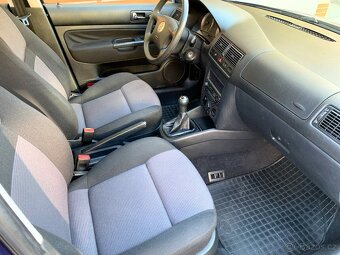Volkswagen Golf 1.6 16 V , pouze 110 000 km, původ ČR - 9