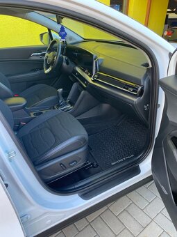 Prodám Kia Sportage model 2024, 1,6 T-GDI, výbava TOP, 1. ma - 9