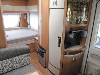 Prodám karavan Hobby 440 sf,r.v.2012 + mover + předstan. - 9