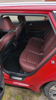 Kia optima Sportwagon GT - 9