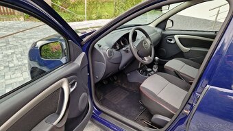 DACIA DUSTER 4x4 1.6i 77KW.6 RYCHLOSTÍ.KLIMA.BLUETOOTH.ALU. - 9