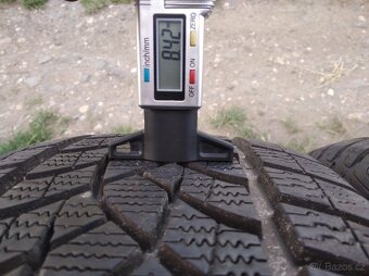 Prodám zánovní zimní pneu GoodYear 235/50/19 - 9