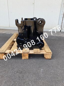 Nový rychloupínač + paletizační vidle na JCB 3/4CX bagr - 9