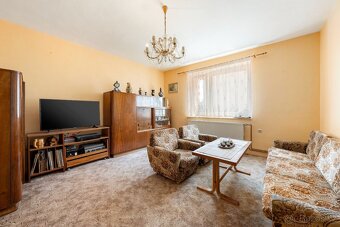 Prodej podsklepeného RD 4+1 (120m2) s uzavřeným dvorem, zahr - 9