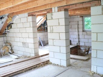 BEZDĚDOVICE - nedokončený RD - 9