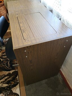 funkční elektrický šicí stroj VERITAS - 9