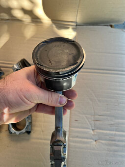 Písty+ojnice EVO 7 - 9