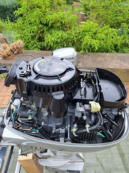 Motorový člun Honda 320 cm, 15 HP - 9