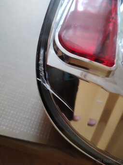 Prodám zadní tuning světla na Honda cicic 02 - 9