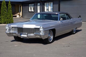 1965 Cadillac Deville Convertible - 9