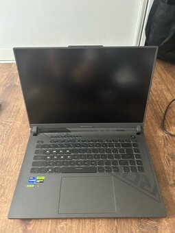 Herní notebook (2023) -ASUS G614JU - Vyborny stav - 9