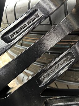 Mitshubishi 5x114,3 245/40/20 letní - 9