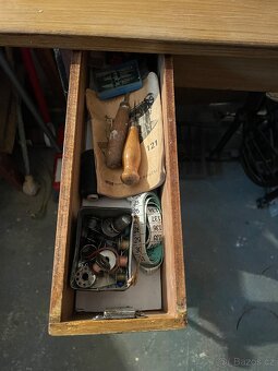 Starožitný šicí stroj LADA 121 - 9