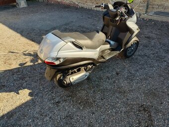 Piaggio mp3 250 LT CZ doklady v ceně - 9