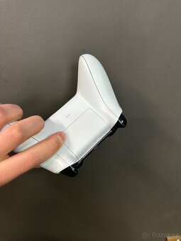 Xbox One S konzole s ovladačem - 9