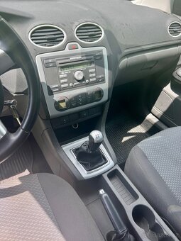 Ford Focus Trend 1.4i - 9