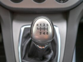 Ford Kuga ČR 2.0TDCI 103KW BEZKLÍČ - 9