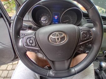 Toyota Avensis kombi 1.8vvti 108kw, Nezávislé topení - 9
