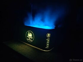 Luxusní venkovní vířivka s vytápěním na dřevo - 9