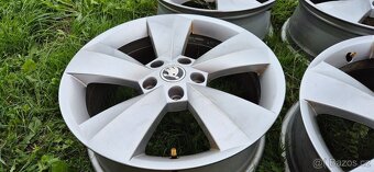 Alu kola originál Škoda 5x112 6,5x17 ET38 565 601 025 J - 9