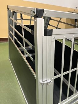 Klec pro psa do auta - 9