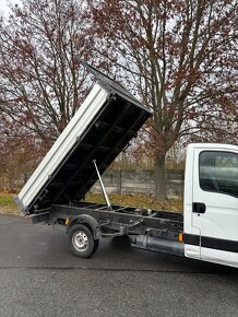 Třístranný sklápěč, valník, značky Iveco Daily, skladem - 9