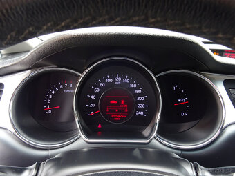 Kia Ceed 1.6GDi,99kW,1majČR,S.kniha,aut.klima,tažné,ESP,HSA - 9