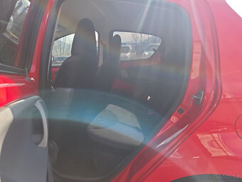 Toyota AYGO 1.0i - 9