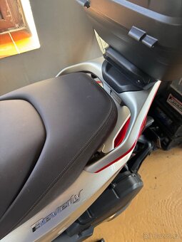 skůtr Piaggio Beverly 400 ZIMNÍ CENA - 9