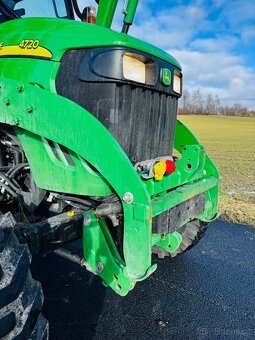 Komunální traktor JOHN DEERE 4720 - 9