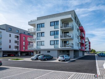 Pronájem bytu 2+kk s balkónem a parkovacím stáním, Dašice - 9