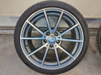 Mercedes kola AMG 18 - 9