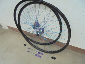 Kolesá 29"Bezdušové Pev. osa 15x100 - 12x142 aj R.Upináky. - 9
