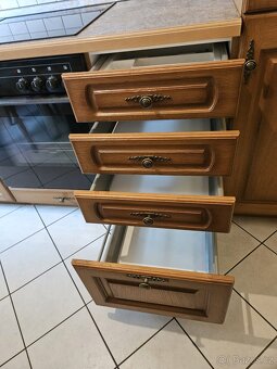 Masivní kuchyňská linka z Německa se spotřebiči - 9