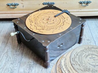 Starožitný hrací stroj, flašinet Ariston, 1890 - 1900 - 9