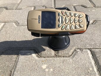 Staré mobily a příslušenství - 9