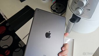 Apple iPad 2020 wifi 10.2 sivý 32GB - top stav - 9