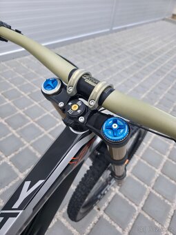 Downhill kolo YT Industries Tues CF Pro Race Carbon 27.5" - 9