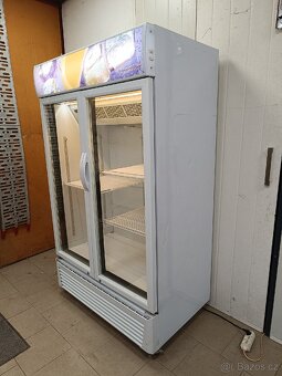 Prosklená vitrína, lednice dvoudveřová - 9