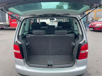 VOLKSWAGEN TOURAN 1.6 MPi 75KW 7 MÍST 2004 - 9