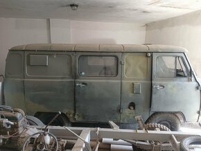 UAZ sanitka vojenská - 9