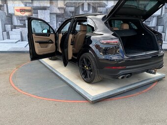 Porsche Cayenne 3.0i, 250KW, VZDUCH, ZÁRUKA - 9
