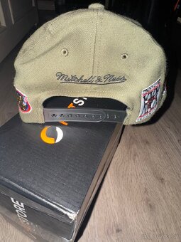 Kšiltovka Mitchell & Ness Bulls - 9