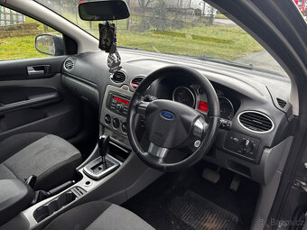 Ford Focus 1.6i 74kW, RV 2010, Alu, Klima, AUTOMAT, Anglie - 9