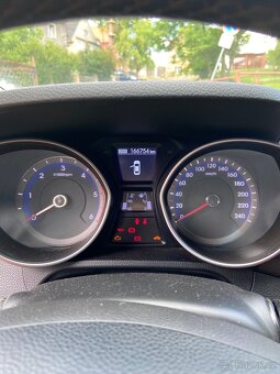 Hyundai i30 1.6 CRDi - 9