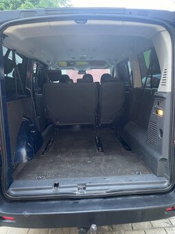 Citroën Jumpy 2.0 HDi 94 kW 9 míst, r. 2011, tažné, servisov - 9