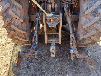 Traktor New Holland T4040F - 9