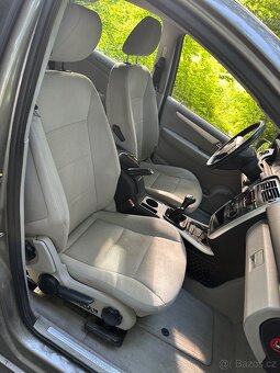 Mercedes B180 - 9