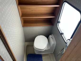 Karavan Bürstner Averso TK 550-Mover, palandy, předstan - 9