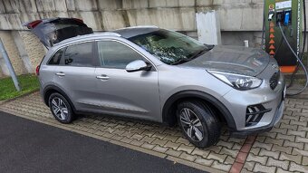Prodám Kia Niro 1.6 GDi HYBRID, 104 kW, r.v. 2021 - 9